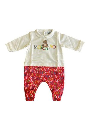 Bodysuit blanc à manches longues pour bébé avec col, graphique de ours en peluche, texte "Moschino" sur la poitrine, et pantalon rouge avec impression multicolore "Moschino".