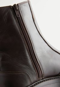 Next FOREVER COMFORT CHUNKY CHELSEA - Kotníkové boty na platformě - chocolate brown