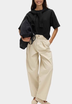 Marks & Spencer, - T-shirt z nadrukiem
