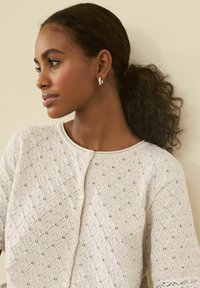 Laura Ashley POINTELLE BUTTON THROUGH - Pidžaama ülemine osa - cream