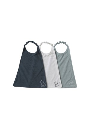 Drei weiche Frottee-Lätzchen in Dunkelblau, Weiß und Hellgrau mit elastischen Halsbändern und gestickten Tiermotiven unten rechts.