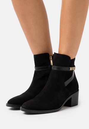 BLOCK BRANDING MID BOOT - Korte laarzen - black