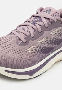 adidas Performance SUPERNOVA RISE - Bėgimo batai plentui - preloved fig/putty mauve/shadow violet