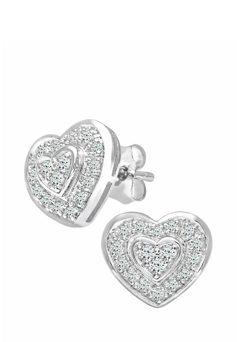 Hõbedast südamekujulised kõrvarõngad, millel on kahekihiline disain ja mitu väikest läbipaistvat kivi tekstureeritud pinnal.