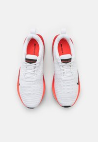 Nike Performance REACTX INFINITY  - Apavi skriešanai pa asfaltu - white/black/platinum tint/bright crimson/universal red