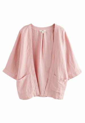 Veste courte rose clair à manches courtes, ouverte à l'avant, avec deux poches frontales et un col rond, confectionnée en tissu doux et léger.