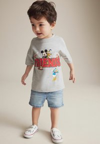 Next MICKEY FRIENDS SHORT SLEEVE - REGULAR FIT - Triko s potiskem - grey