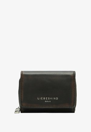 Czarny skórzany portfel o gładkiej teksturze, z zamkiem błyskawicznym i srebrnymi elementami oraz wytłoczonym napisem "LIEBESKIND BERLIN" na przodzie.