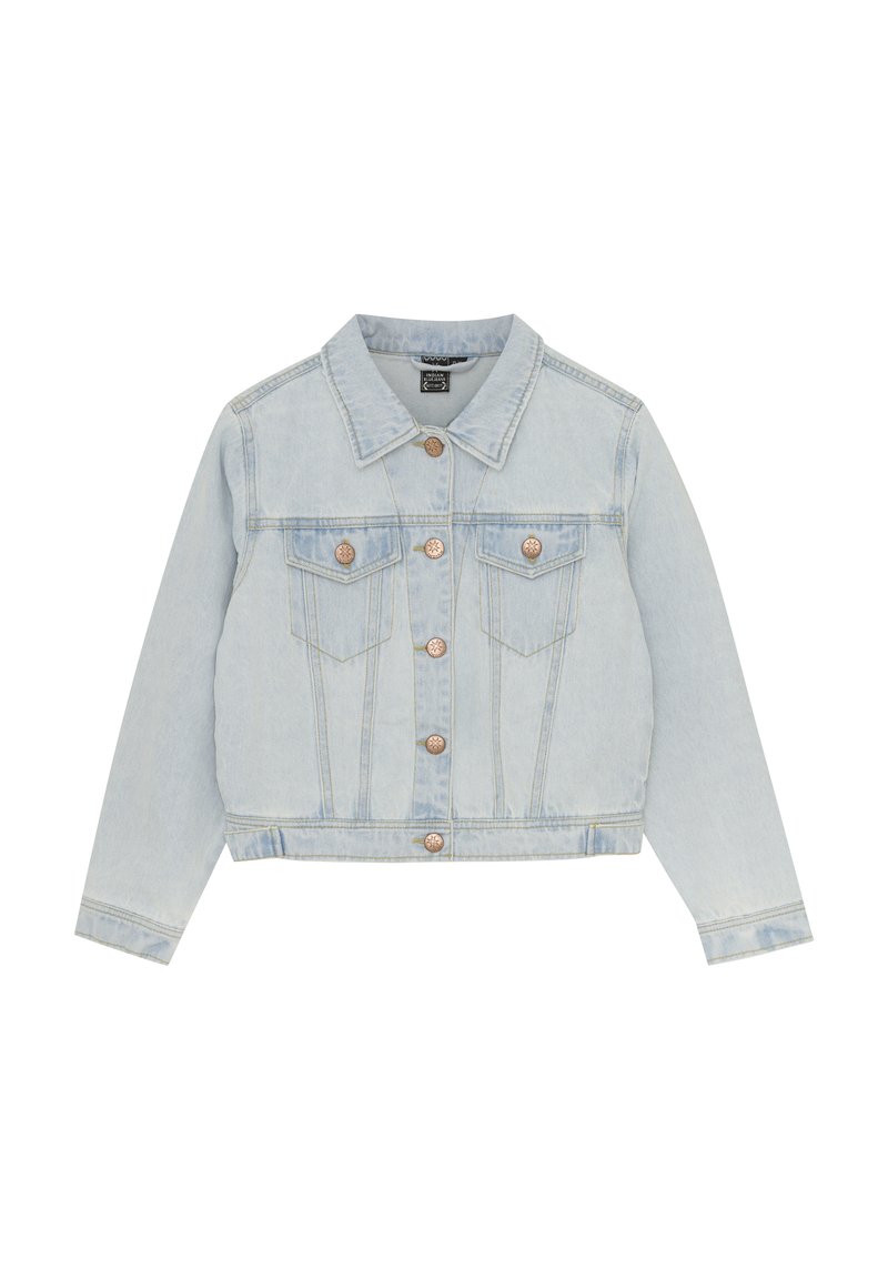 Ljusblå denimjacka med en kortad design, med knappstängning fram, två bröstfickor och en klassisk krage. Mjuk textur.