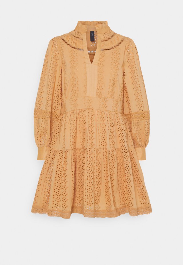 YASGARGI DRESS - Korte jurk - sandstorm