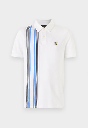 Chemise polo blanche avec un design bicolore mettant en avant des rayures verticales noires et bleues. Un logo jaune est brodé sur la poitrine.