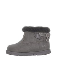 Stivale alla caviglia in suede grigio con risvolto in pelliccia sintetica, dettaglio a forma di cuore, accentato da un fiocco e una suola in gomma flessibile. Texture liscia e cuciture a vista.