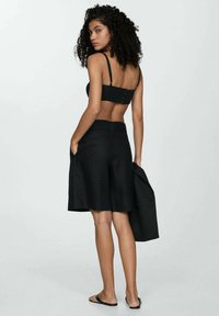 Mango Shortsit - black