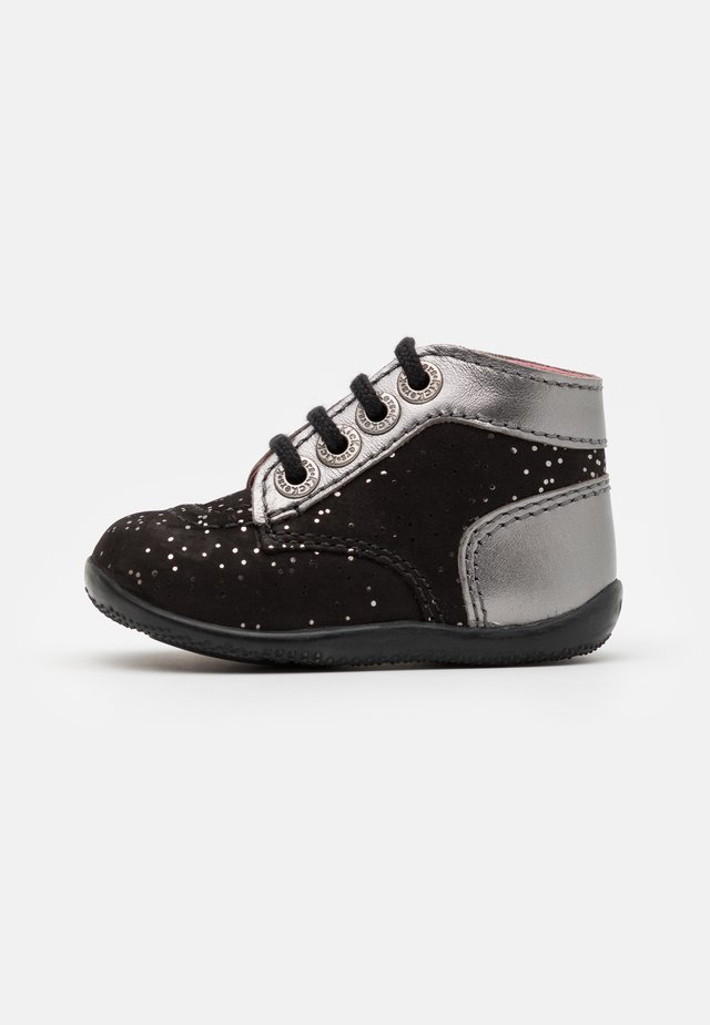 BONBON - Chaussures premiers pas - black