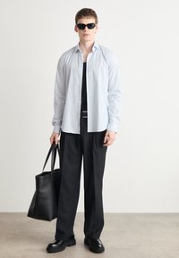 Calvin Klein STRIPE SLIM - Επίσημο πουκάμισο - vista blue