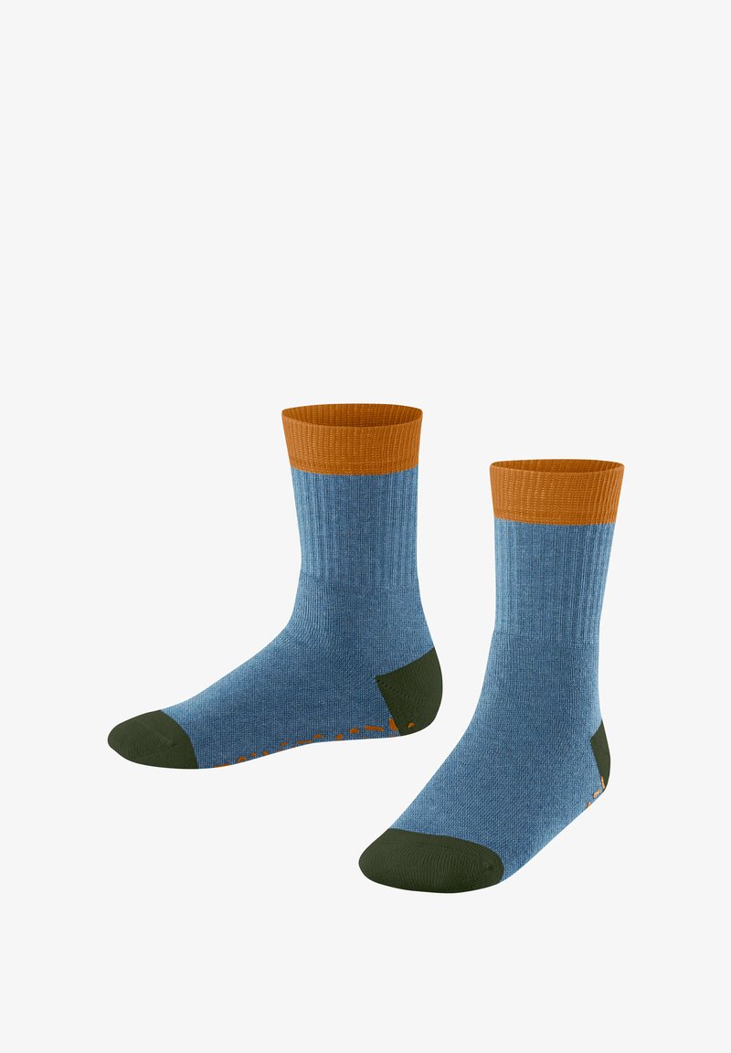 Blauwe katoenmix sokken met oranje geribde boorden en groene accenten op de hielen, met een textuur gebreid patroon en contrasterende teen.