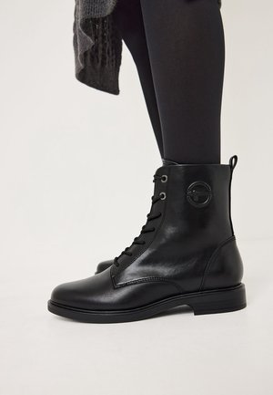 Tamaris, Bottines à lacets - black