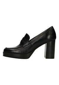 Schwarzer Leder-Plateau-Heelschuh mit runder Zehenform und einem dekorativen Riemen. Der Absatz ist klobig und strukturiert mit einer glatten Oberfläche.