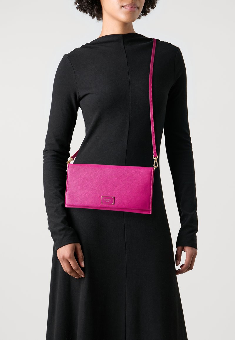 JOOP! Jeans COFANO CADEA - Torba čez telo - pink