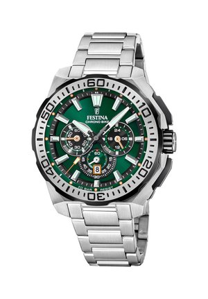Montre en acier inoxydable avec un cadran vert, une lunette noire, des fonctionnalités de chronographe et une fenêtre de date. Bracelet en argent avec des maillons texturés.