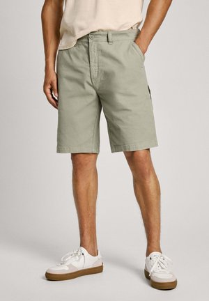 CARPENTER - Shorts - palm green