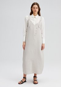 Touché Privé BUTTON DETAILED  - Maxi dress - hellgrau