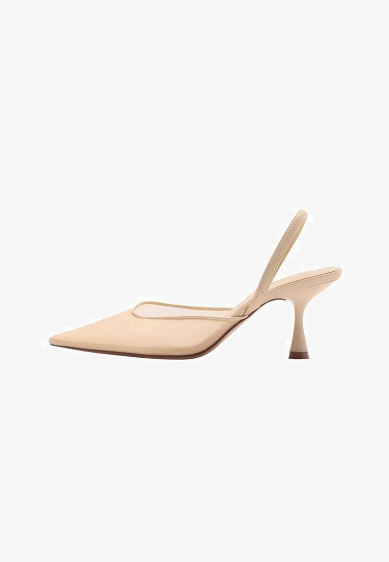 Nude slingback čevlji z ostrim nosom, s tankim petami, gladkim usnjem, minimalisticnim dizajnom in plitkim vampom.