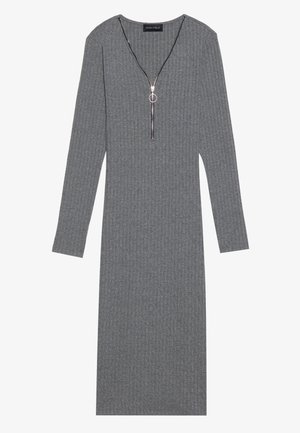 Robe longue à manches longues rayée grise avec un décolleté en V profond et un détail de zip argenté, dotée d'une languette circulaire et d'une silhouette ajustée.