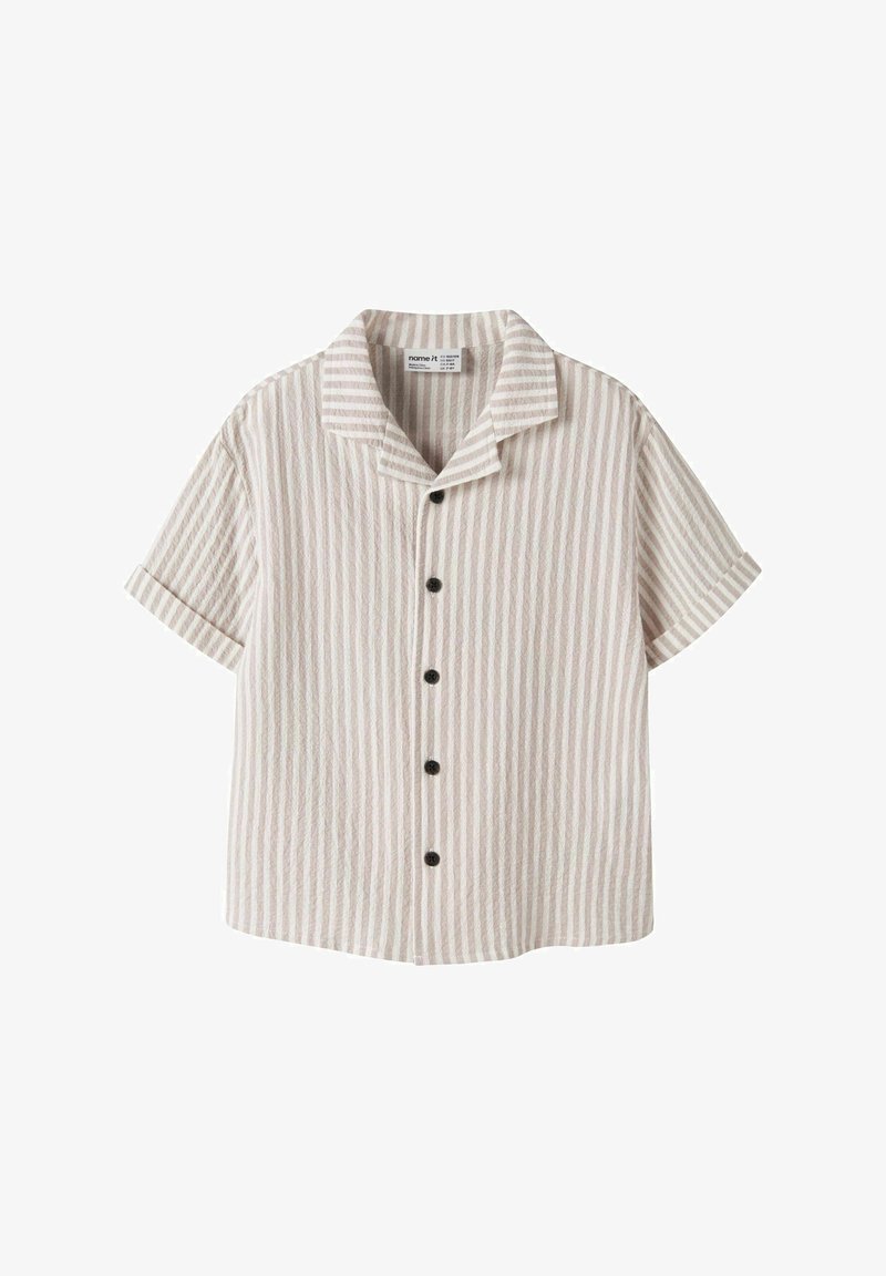 Chemise à manches courtes beige avec rayures verticales blanches, à boutons, col campagnard et manches retroussées.