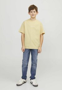 Jack & Jones Junior JORVESTERBRO SS CREW NECK NOOS - Marškinėliai su spaudiniu - italian straw