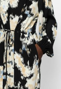 Soft Rebels SRGINA - Abito a camicia - blurred graphic azurine