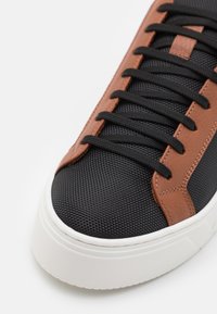 Antony Morato METAL BOLD - Tenisice - nut/black