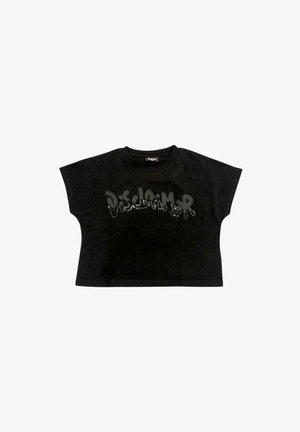 T-shirt nera corta con maniche corte, scollo rotondo e la parola "Disclaimer" scritta sul petto in caratteri stilizzati con decorazioni aggiunte.