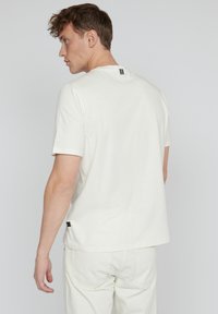 Thumbnail Image 3