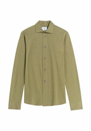 Chemise à manches longues en mélange de coton vert olive, avec un col écarté et une fermeture à boutons sur le devant. Elle dispose de boutons en métal et de poignets standard.