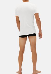 Marks & Spencer 3 PACK PURE COTTON T-SHIRT VESTS - Undertrøjer - white