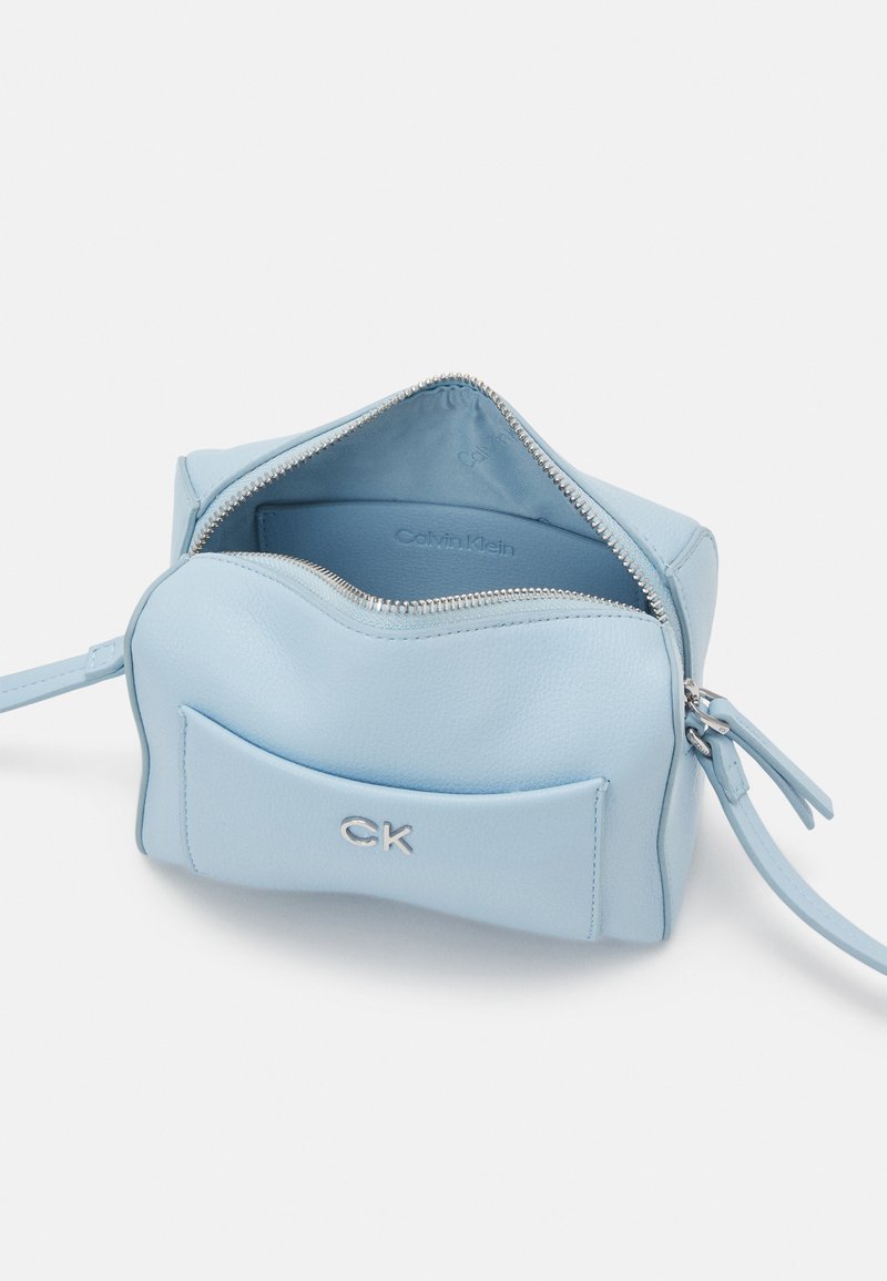 Calvin Klein ショルダーバッグ ライトブルー 楽天市場】ブルー 