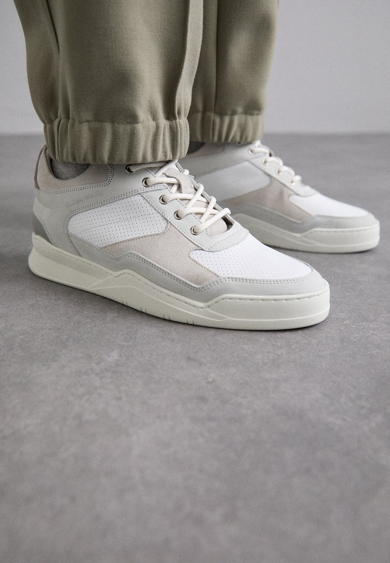 Filling Pieces - GHOST PANALED UNISEX - Tossud - all white, Suurenda