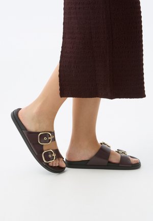 FLAT WITH BUCKLES - Platt slip-in - dark red