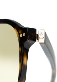 Thumbnail Image 3
