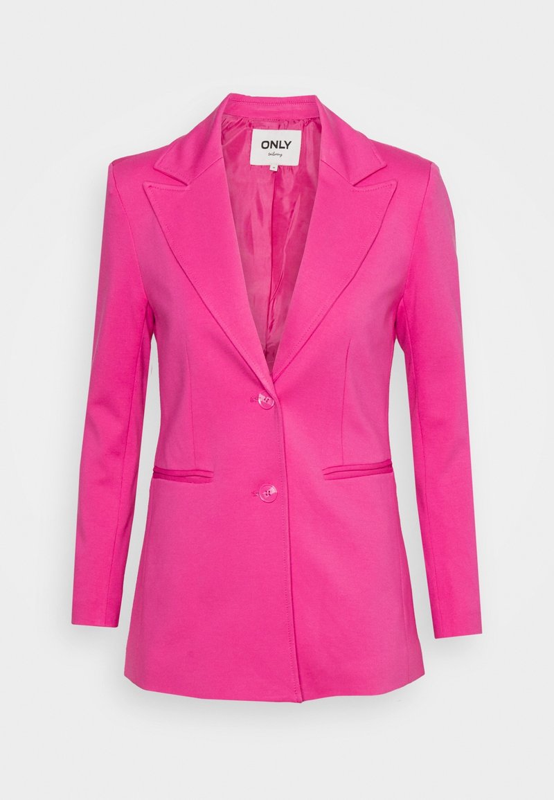 Blazer rose vif pour femme, cintré, avec revers crantés, deux boutons sur le devant et poches fendues, présenté sur un fond clair.