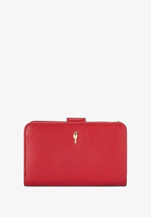 Czerwony skórzany portfel o teksturowanym wykończeniu, z elementami w kolorze złotym i centralnym logo. Posiada zapięcie na klapkę oraz prostokątny kształt.