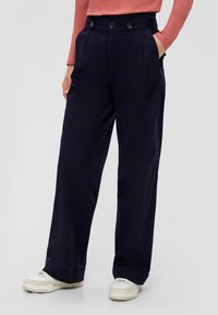 s.Oliver MIT BUNDFALTEN - Broek - navy