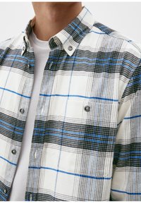s.Oliver TWILL- MIT KAROMUSTER - Hemd - weiß
