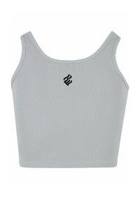 Grijze geribde crop top met brede schouderbanden en een ronde halslijn; heeft een klein zwart geborduurd logo op de voorkant.