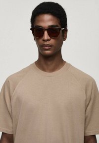 Mango Základné tričko - beige
