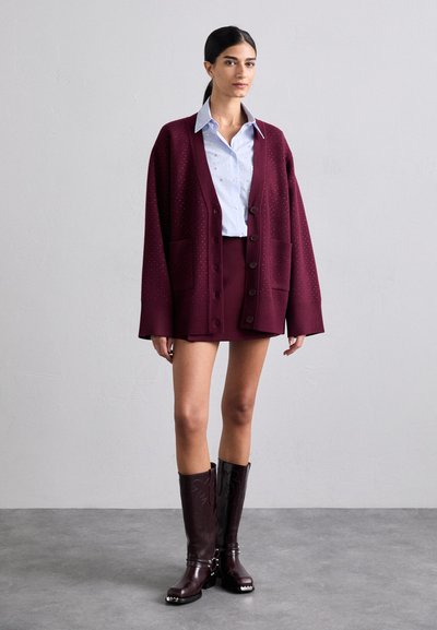 sandro CARDIGAN LOOK SURCHEMISE - Adīta jaka - bordeaux