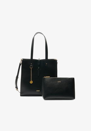 Borsa tote nera in pelle con due manici, dettagli dorati e una pochette con zip staccabile. Finitura testurizzata, design minimalista, logo visibile.