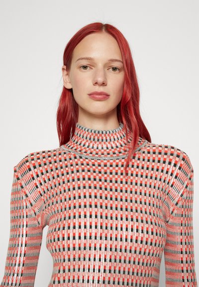 Rabanne ROBE - Robe pull - light red