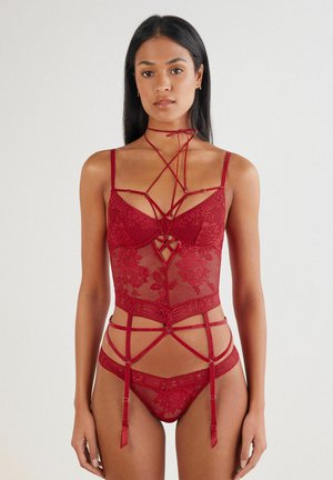 LA FEMME FATALE - Korset - red
